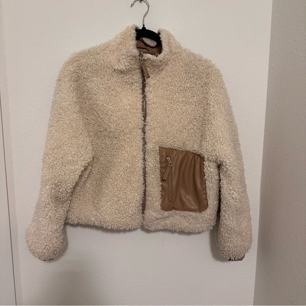 BLANK NYC Sherpa Oversized Cropped Jacket Faux Leather Details Size XS Women’s - Picture 2 of 9